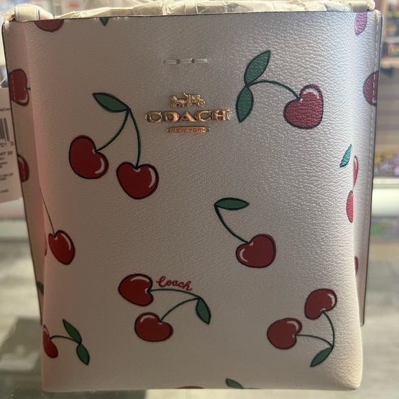 Meet your Posher, Kelly - Picture 6 of 14